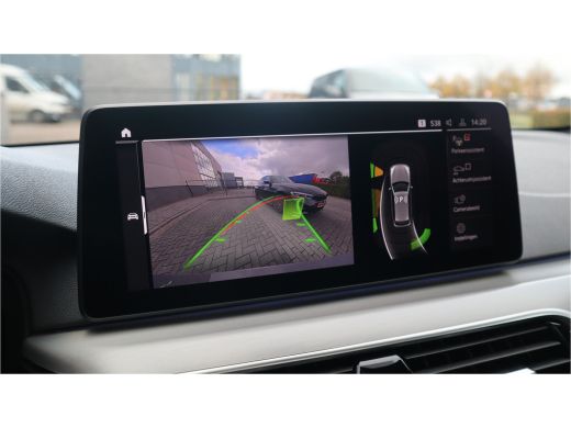 BMW 5 Serie Touring 530i High Executive M-Sport 20inch / Bernina Grau / Pano / Camera / Laser ActivLease financial lease