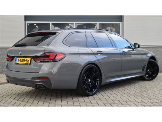 BMW 5 Serie Touring 530i High Executive M-Sport 20inch / Bernina Grau / Pano / Camera / Laser ActivLease financial lease