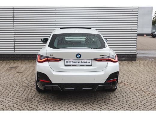 BMW i4 eDrive40 M Sport / Schuif-kanteldak / Achteruitrijcamera / M Adaptief onderstel / Stoelverwarming... ActivLease financial lease