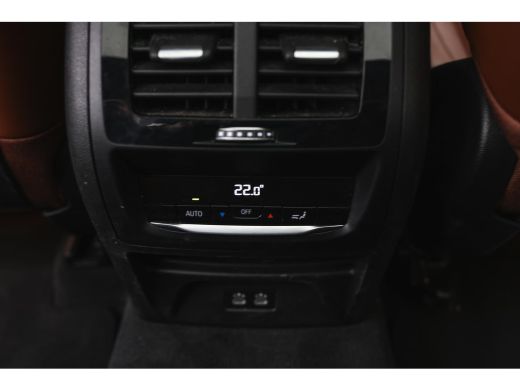 BMW X3 xDrive30e High Executive M Sport Automaat / Panoramadak / Trekhaak / Sportstoelen / Adaptieve LED... ActivLease financial lease