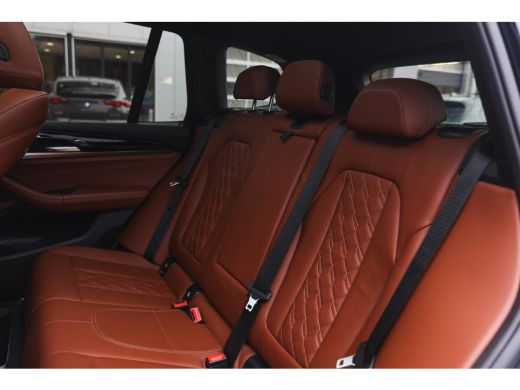 BMW X3 xDrive30e High Executive M Sport Automaat / Panoramadak / Trekhaak / Sportstoelen / Adaptieve LED... ActivLease financial lease