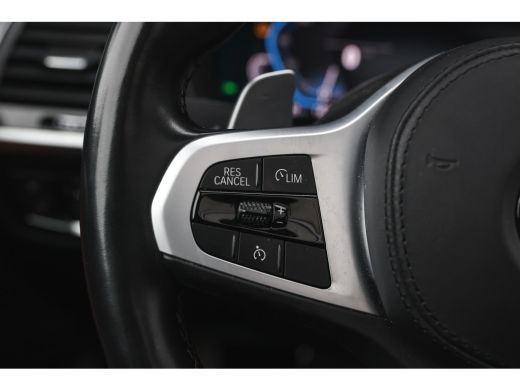 BMW X3 xDrive30e High Executive M Sport Automaat / Panoramadak / Trekhaak / Sportstoelen / Adaptieve LED... ActivLease financial lease