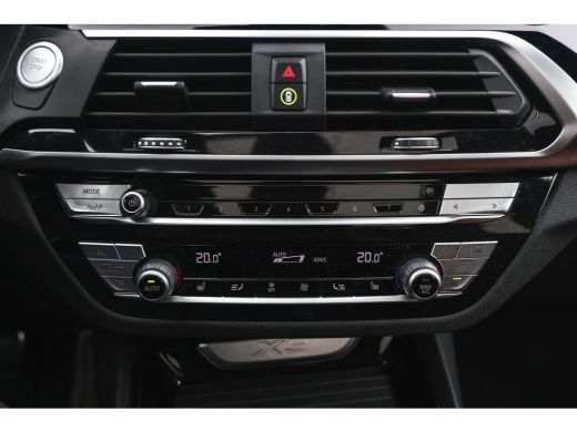 BMW X3 xDrive30e High Executive M Sport Automaat / Panoramadak / Trekhaak / Sportstoelen / Adaptieve LED... ActivLease financial lease