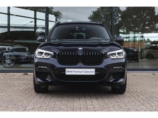 BMW X3 xDrive30e High Executive M Sport Automaat / Panoramadak / Trekhaak / Sportstoelen / Adaptieve LED... ActivLease financial lease