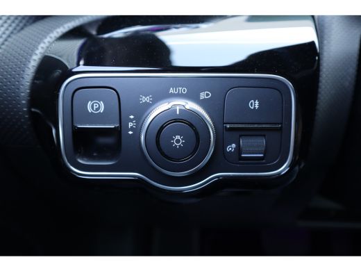 Mercedes-Benz A-Klasse 250 e Luxury / SOH 93% / 19inch / Sfeer verlichting / Widescreen / Camera / Carplay / ActivLease financial lease