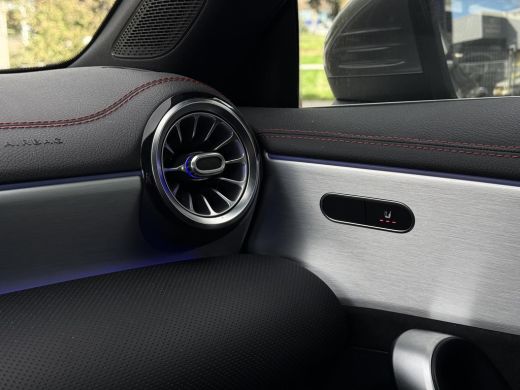 Mercedes-Benz CLA Shooting Brake Aut. 180d Business Sol. AMG | Navi | Camera | Sfeer Verlichting | ActivLease financial lease