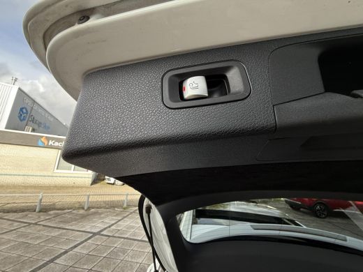 Mercedes-Benz E-Klasse Estate 200 Aut. AMG Sport | Panorama | Trekhaak | Memory | 360 Camera | ActivLease financial lease