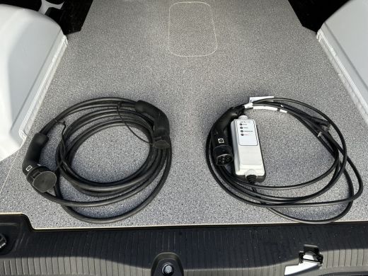 Nissan Townstar N-Connecta TEKNA L2H1 / 45 kWh / 100% Elektrisch / Fabrieksgarantie / 4.368 km / Camera / ECC / C... ActivLease financial lease