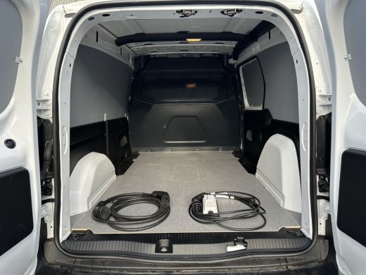 Nissan Townstar N-Connecta TEKNA L2H1 / 45 kWh / 100% Elektrisch / Fabrieksgarantie / 4.368 km / Camera / ECC / C... ActivLease financial lease