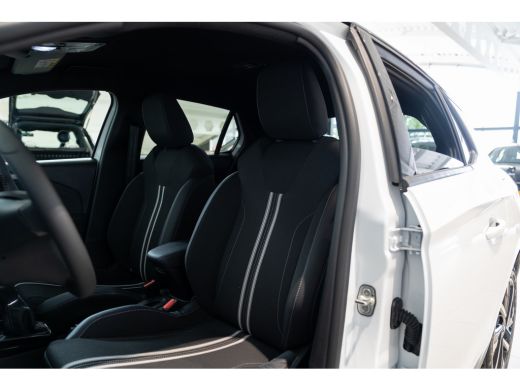 Opel Corsa 1.2 GS | Groot Navi | Camera | Parkeersensoren | Climate Controle | Apple Carplay & Android Auto | ActivLease financial lease