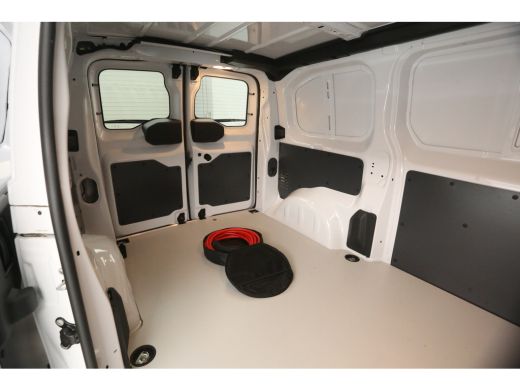 Peugeot e-Expert L2H1 75 kWh | 2025 | Elektrisch | Airco | 360° Camera | Carplay | Cruise | 3-Zits ActivLease financial lease