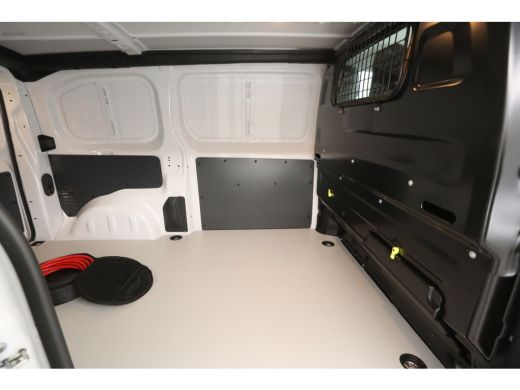 Peugeot e-Expert L2H1 75 kWh | 2025 | Elektrisch | Airco | 360° Camera | Carplay | Cruise | 3-Zits ActivLease financial lease