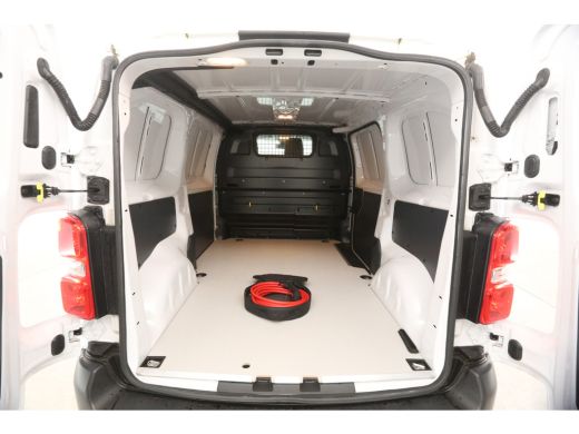 Peugeot e-Expert L2H1 75 kWh | 2025 | Elektrisch | Airco | 360° Camera | Carplay | Cruise | 3-Zits ActivLease financial lease