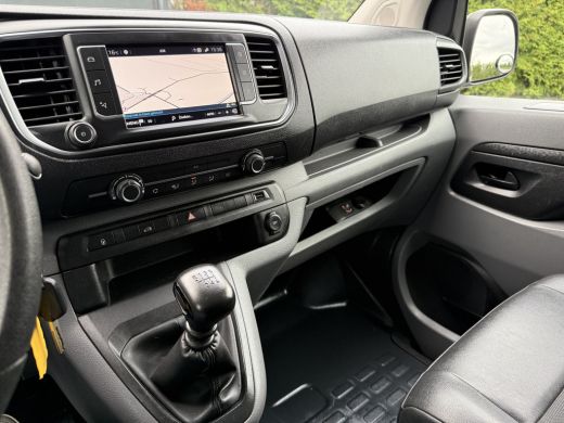 Peugeot Expert 2.0 BlueHDI 120 PK / L3H1 / 1e EIG. / AIRCO / CRUISE / NAVI / CAMERA / CARPLAY ActivLease financial lease