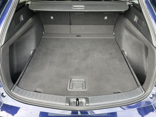 Toyota Corolla Touring Sports Hybrid 140 Dynamic | Stoelverwarming | Navigatiesysteem ActivLease financial lease