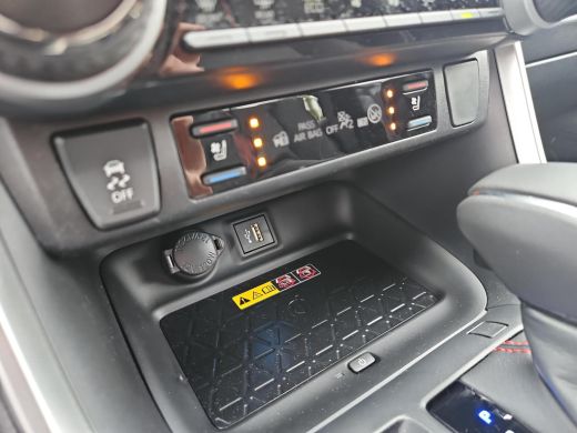 Toyota RAV4 2.5 Plug-in Hybrid AWD Bi-Tone Plus ActivLease financial lease