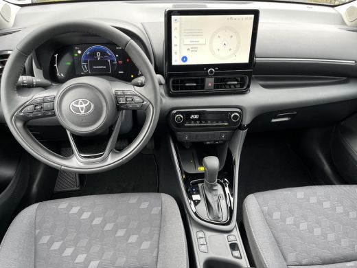 Toyota Yaris 1.5 Hybrid 115 Dynamic | Emotional Red | Comfort Pack | Nieuw uit voorraad leverbaar | ActivLease financial lease