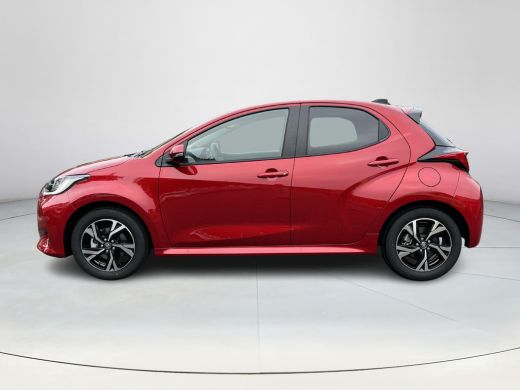 Toyota Yaris 1.5 Hybrid 115 Dynamic | Emotional Red | Comfort Pack | Nieuw uit voorraad leverbaar | ActivLease financial lease