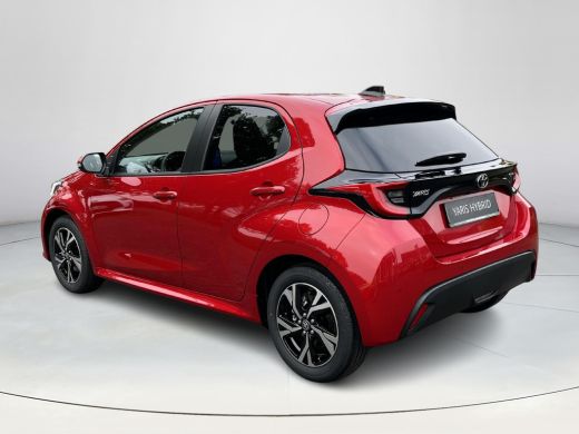 Toyota Yaris 1.5 Hybrid 115 Dynamic | Emotional Red | Comfort Pack | Nieuw uit voorraad leverbaar | ActivLease financial lease