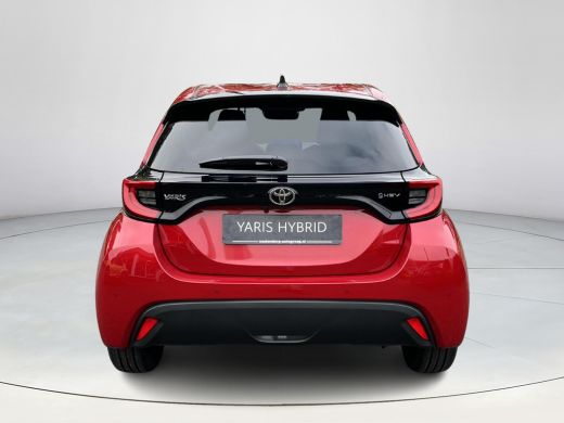 Toyota Yaris 1.5 Hybrid 115 Dynamic | Emotional Red | Comfort Pack | Nieuw uit voorraad leverbaar | ActivLease financial lease
