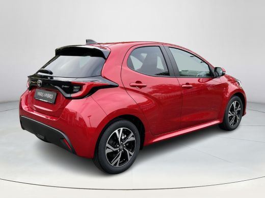 Toyota Yaris 1.5 Hybrid 115 Dynamic | Emotional Red | Comfort Pack | Nieuw uit voorraad leverbaar | ActivLease financial lease