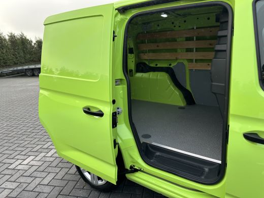 Volkswagen Caddy 2.0 TDI 102 PK / 1e EIG. / TREKHAAK / CRUISE / AIRCO / APPLE CARPLAY / NAVI ActivLease financial lease