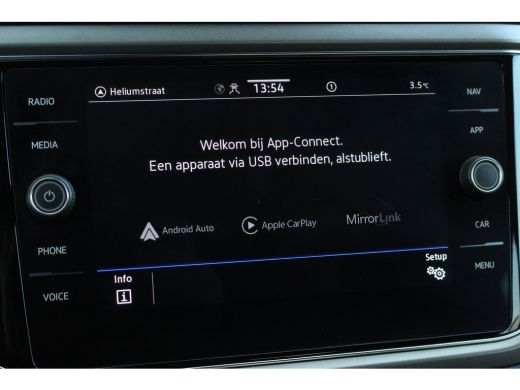 Volkswagen T-Roc 1.5 TSI Style Adaptive Cruise C. | CarPlay | Park Assist V&A | DAB+ | Airco | Bleutooth Draadloos... ActivLease financial lease