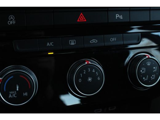 Volkswagen T-Roc 1.5 TSI Style Adaptive Cruise C. | CarPlay | Park Assist V&A | DAB+ | Airco | Bleutooth Draadloos... ActivLease financial lease