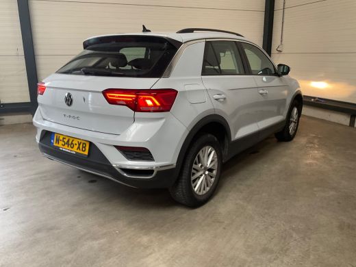 Volkswagen T-Roc 1.5 TSI Style Adaptive Cruise C. | CarPlay | Park Assist V&A | DAB+ | Airco | Bleutooth Draadloos... ActivLease financial lease