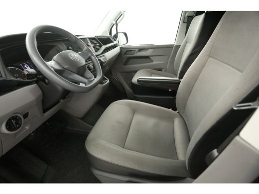 Volkswagen Transporter 2.0 TDI 150PK L2H1 | Automaat | Airco | Cruise | Carplay | Navigatie | Parkeersens. ActivLease financial lease