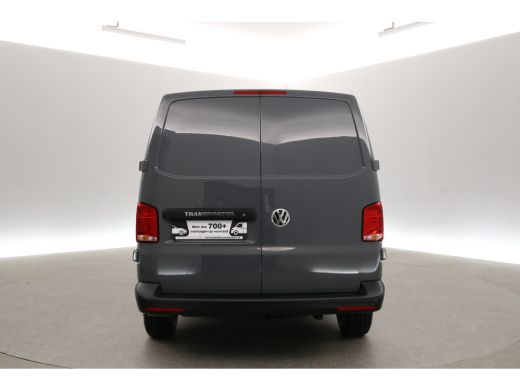 Volkswagen Transporter 2.0 TDI 150PK L2H1 | Automaat | Airco | Cruise | Carplay | Navigatie | Parkeersens. ActivLease financial lease