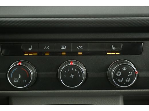 Volkswagen Transporter 2.0 TDI T6.1 150PK L2H1 | DC | Automaat | Airco | Adaptive Cruise | Carplay | Trekh. | Stoelverw. ActivLease financial lease