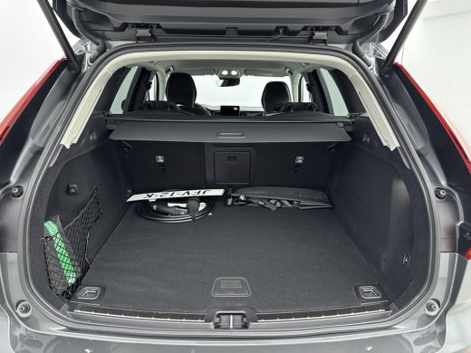 Volvo  XC60 NEW MODEL Plus Bright | Trekhaak | PDC V+A en 360 camera | Stoel - Stuurverwarming | Getint glas | ActivLease financial lease