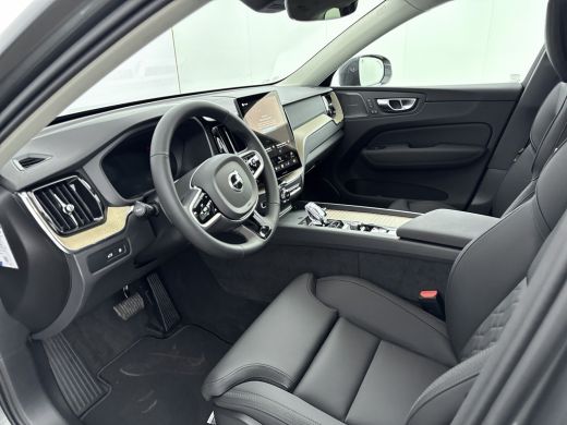 Volvo  XC60 NEW MODEL Plus Bright | Trekhaak | PDC V+A en 360 camera | Stoel - Stuurverwarming | Getint glas | ActivLease financial lease