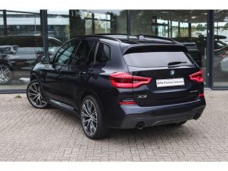 BMW X3 xDrive30e High Executive M Sport Automaat / Panoramadak / Trekhaak / Sportstoelen / Adaptieve LED...
