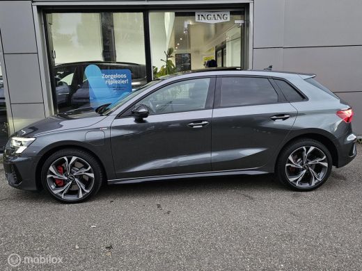 Audi A3 Sportback 45 TFSI e S edition Competition Panorama/B&O/HUD/Sfeer ActivLease financial lease