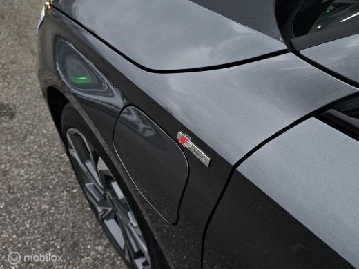 Audi A3 Sportback 45 TFSI e S edition Competition Panorama/B&O/HUD/Sfeer ActivLease financial lease