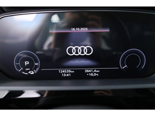 Audi e-tron 55 quattro Business edition 95 kWh | 20 inch | Stoelverwarming | Camera | Climate Control | Elekt... ActivLease financial lease