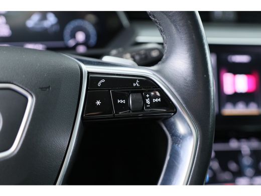 Audi e-tron 55 quattro Business edition 95 kWh | 20 inch | Stoelverwarming | Camera | Climate Control | Elekt... ActivLease financial lease