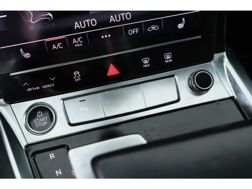 Audi e-tron 55 quattro Business edition 95 kWh | 20 inch | Stoelverwarming | Camera | Climate Control | Elekt... ActivLease financial lease