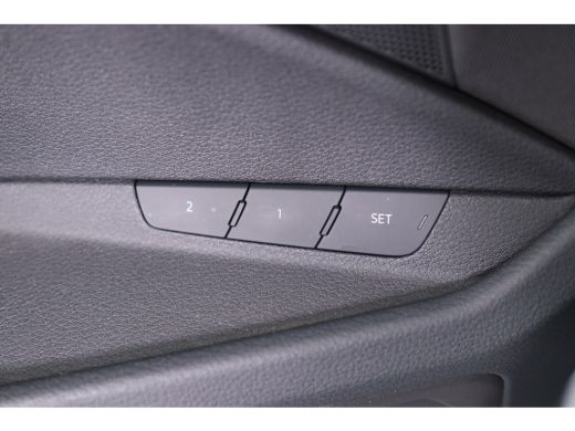 Audi e-tron 55 quattro Business edition 95 kWh | 20 inch | Stoelverwarming | Camera | Climate Control | Elekt... ActivLease financial lease