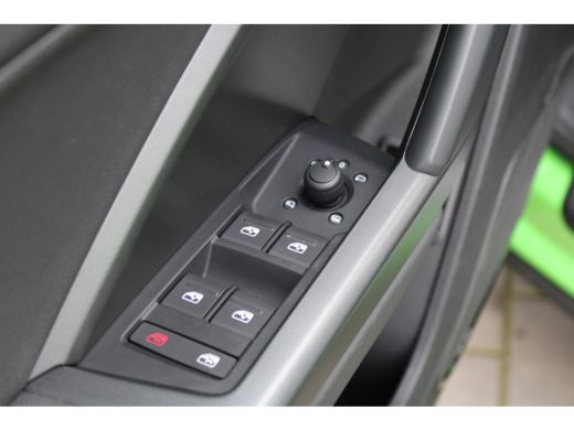 Audi Q3 45 TFSI e S Edition | BTW | S-LINE | PANO | CAMERA | SONOS | STOELVERWARMING | ActivLease financial lease