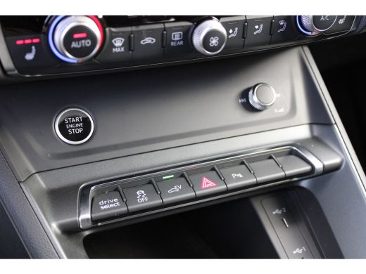 Audi Q3 45 TFSI e S Edition | BTW | S-LINE | PANO | CAMERA | SONOS | STOELVERWARMING | ActivLease financial lease