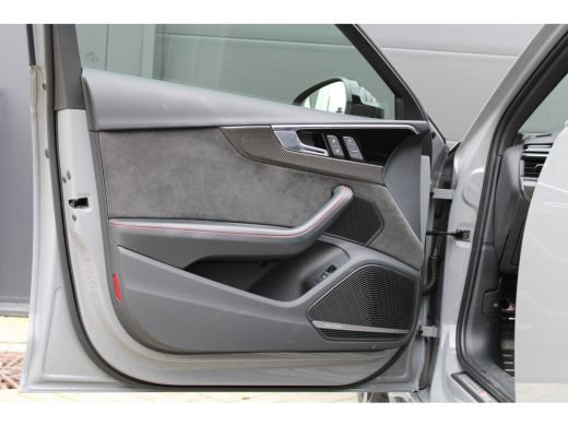 Audi RS4 Avant 2.9 TFSI RS 4 quattro | BTW | KERAMISCH | HUD | MASSAGE | RS-ZETELS | 360 | B&O | PANO | ActivLease financial lease