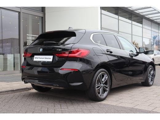 BMW 1 Serie 118i Sport Line Automaat / Sportstoelen / LED / Live Cockpit Professional / Cruise Control / PDC ActivLease financial lease