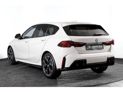 BMW 1 Serie 120 M Sport | Dig. Cockpit | Adapt. Cruise | Harman/Kardon | Stoelverw. | PDC | Camera | NAV + Ap... ActivLease financial lease