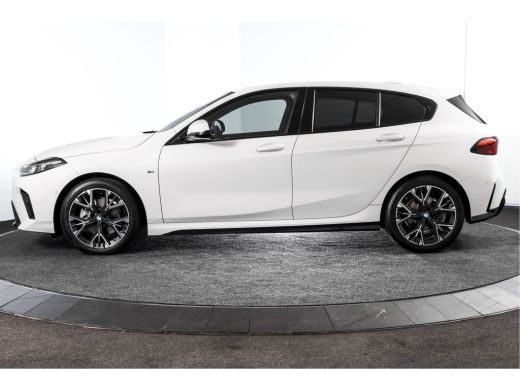 BMW 1 Serie 120 M Sport | Dig. Cockpit | Adapt. Cruise | Harman/Kardon | Stoelverw. | PDC | Camera | NAV + Ap... ActivLease financial lease