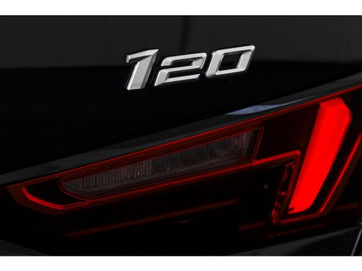 BMW 1 Serie 120 M Sport | Dig. Cockpit | Adapt. Cruise | Stoelverw. | Leder | PDC | Camera | NAV + App. Conne... ActivLease financial lease