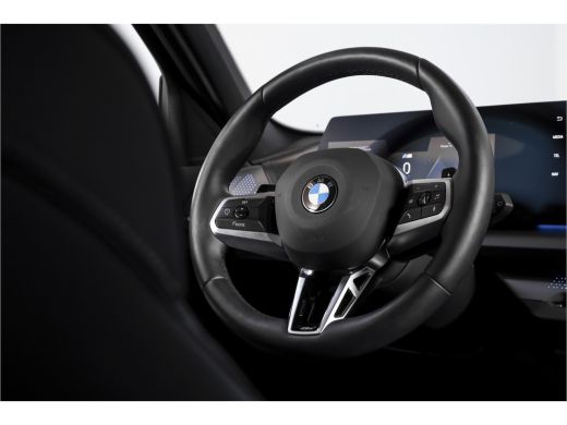 BMW 1 Serie 120 M Sport | Dig. Cockpit | Adapt. Cruise | Stoelverw. | Leder | PDC | Camera | NAV + App. Conne... ActivLease financial lease