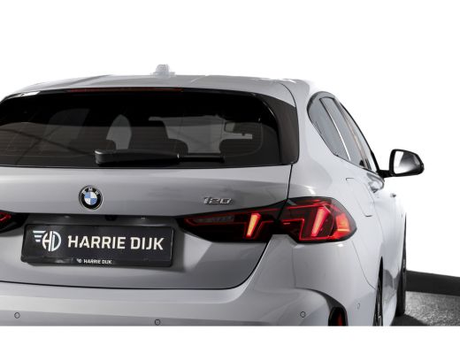 BMW 1 Serie 120 M Sport | Dig. Cockpit | Adapt. Cruise | Stoelverw. | PDC | Camera | NAV + App. Connect | ECC... ActivLease financial lease